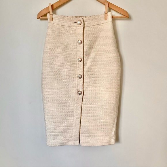 Aritzia Babaton Tweed Button Down Pencil Skirt Cream Size 0 Old Money - Picture 2 of 10